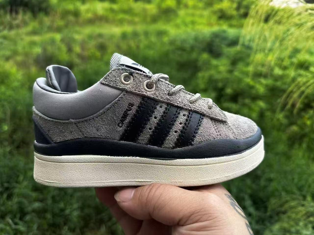 KIDS SNEAKERS
