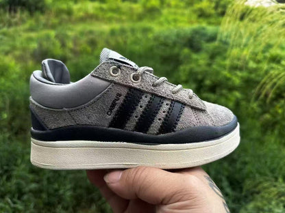 KIDS SNEAKERS