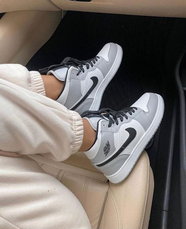ADULT SNEAKERS