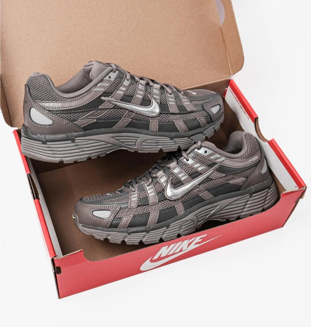 ADULT SNEAKERS
