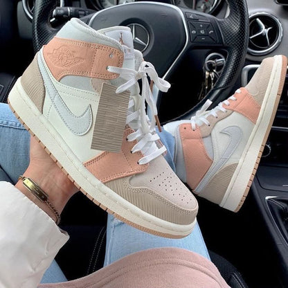 ADULT SNEAKERS