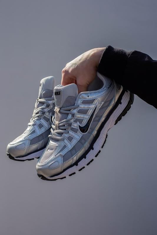ADULT SNEAKERS