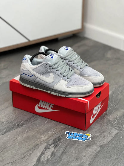 ADULT SNEAKERS