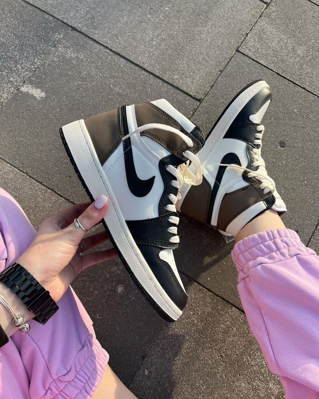 ADULT SNEAKERS