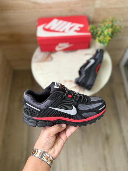 KIDS SNEAKERS