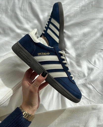ADULT SNEAKERS