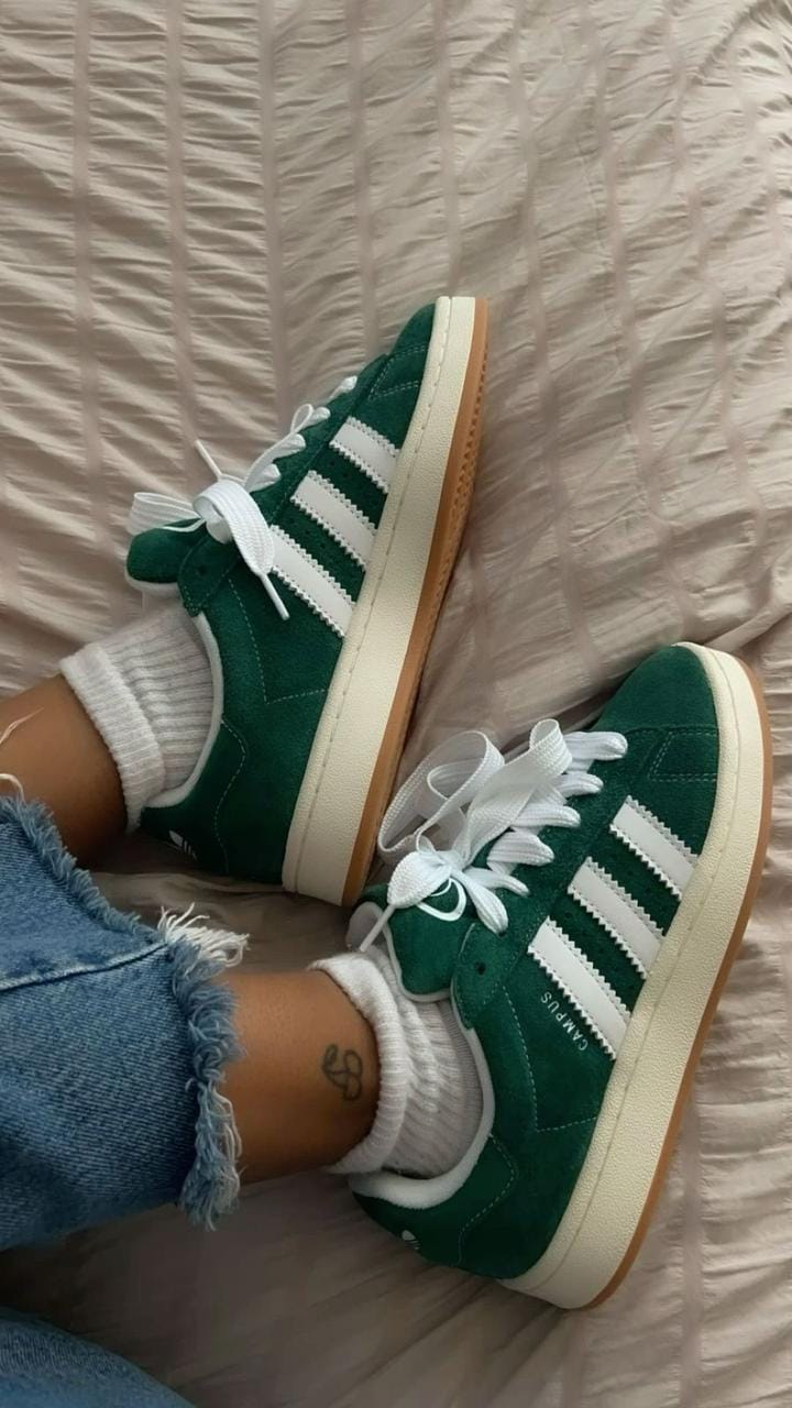 ADULT SNEAKERS