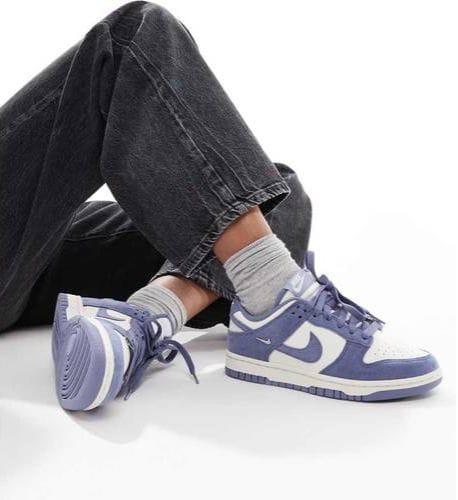 ADULT SNEAKERS
