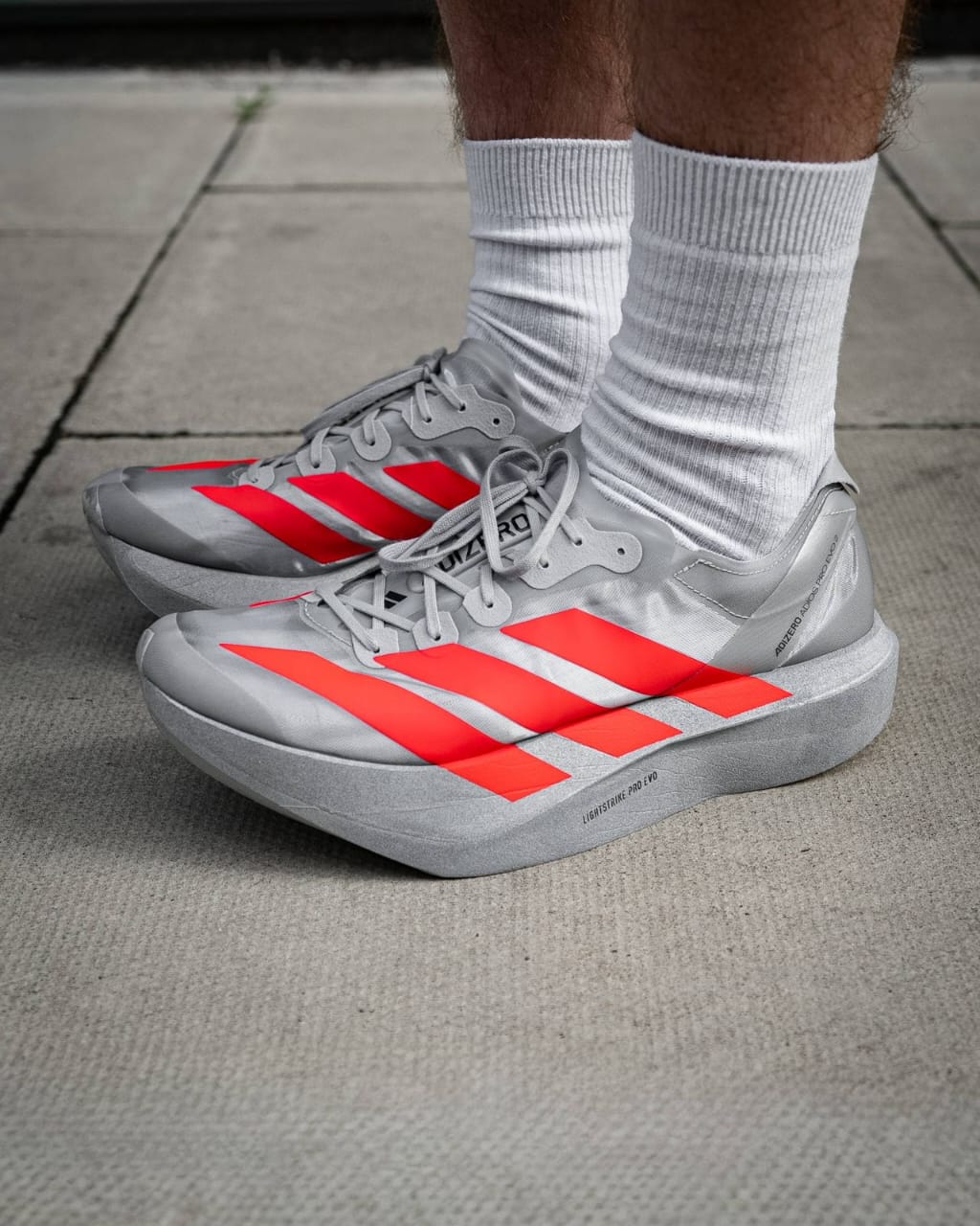 ADULT SNEAKERS