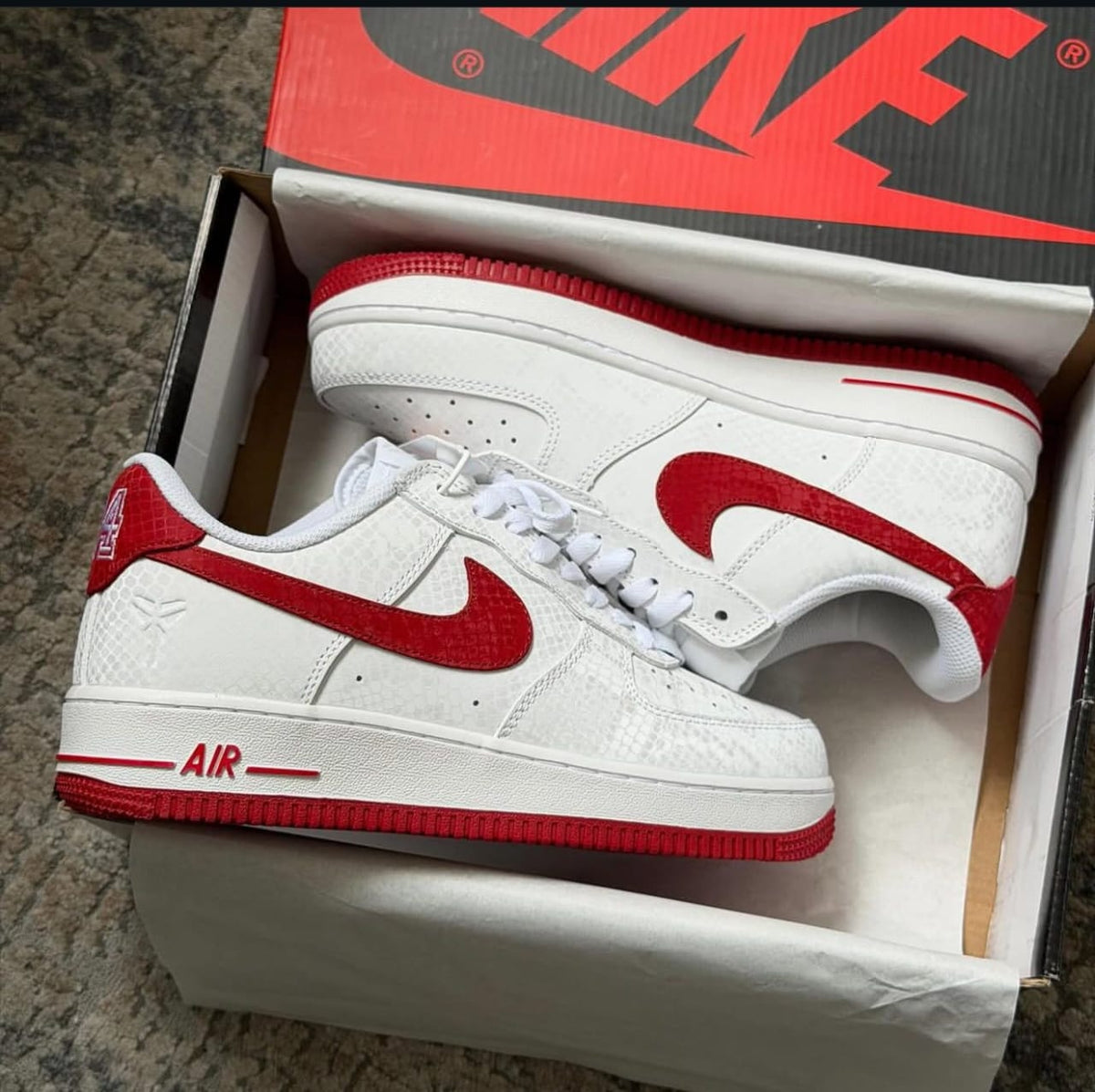 ADULT SNEAKERS