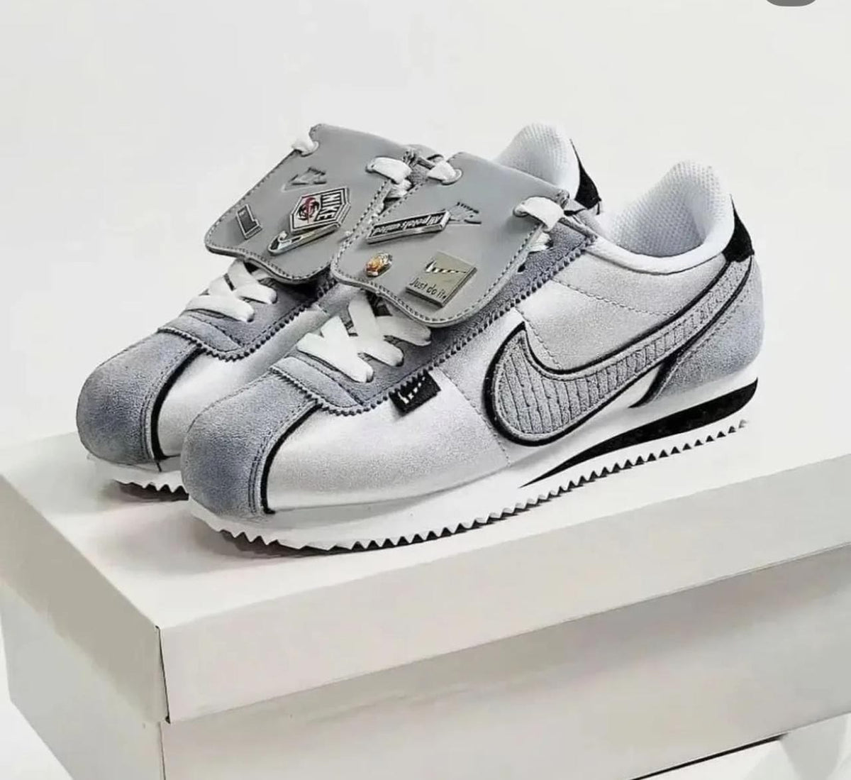 KIDS SNEAKERS