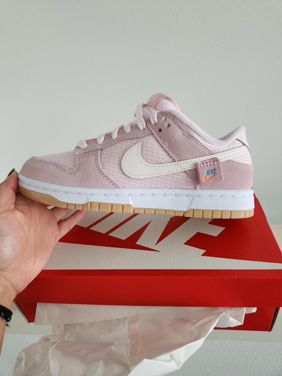ADULT SNEAKERS