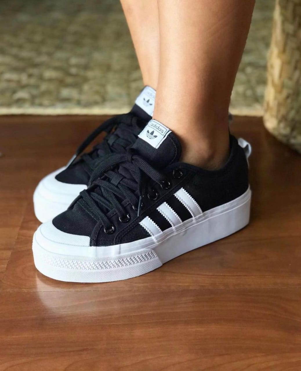 KIDS SNEAKERS