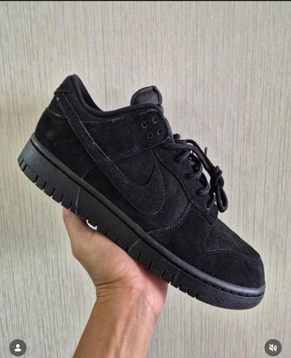 ADULT SNEAKERS