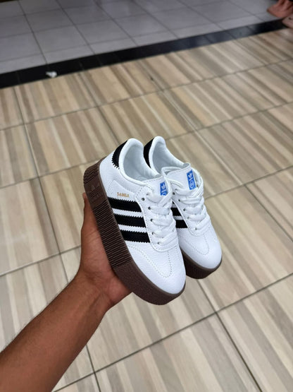 KIDS SNEAKERS