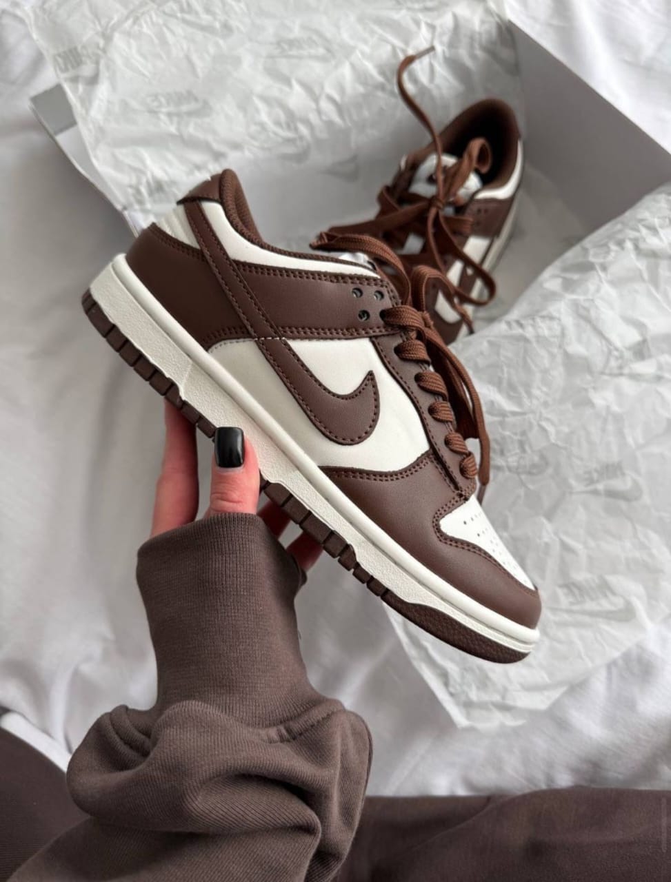 ADULT SNEAKERS