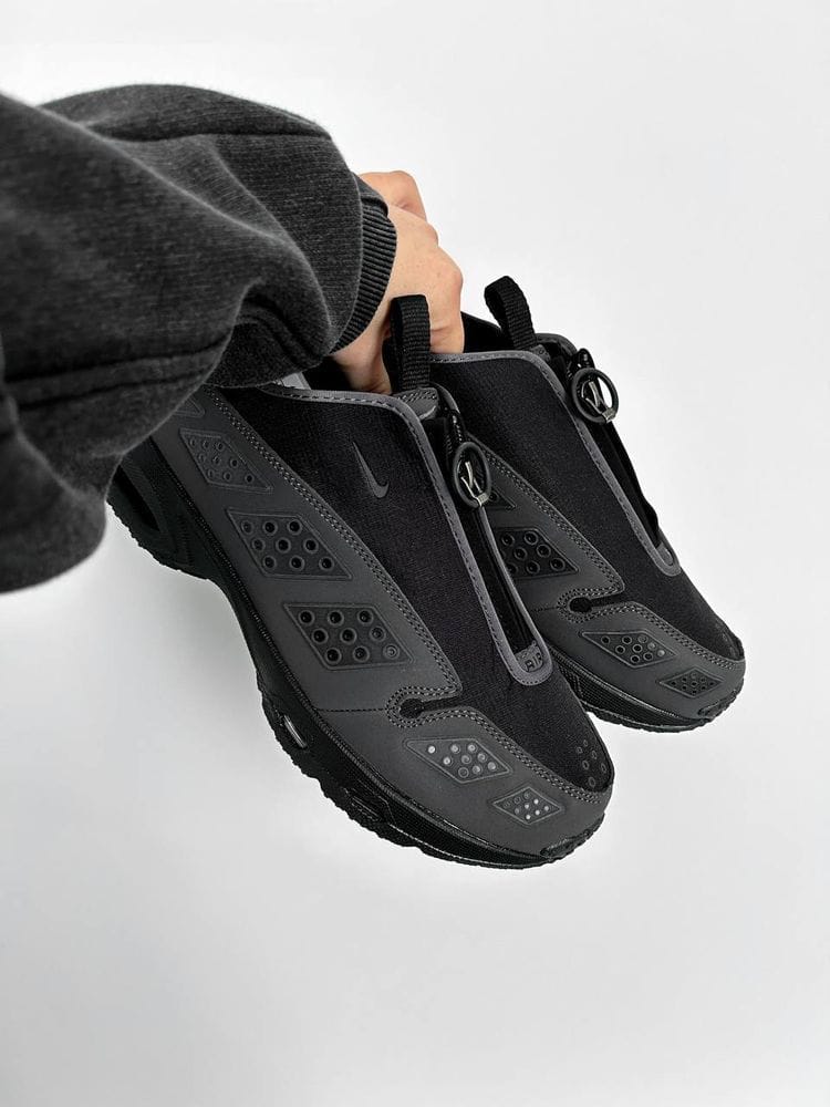 ADULT SNEAKERS