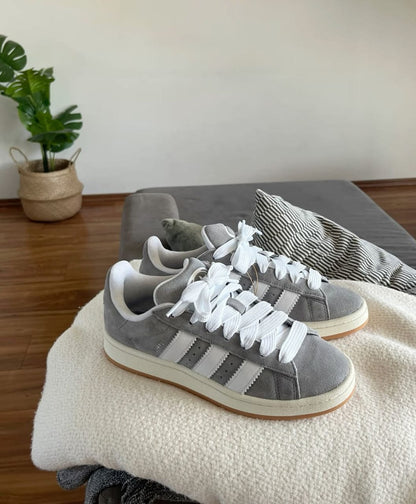 KIDS SNEAKERS