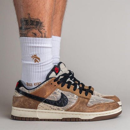ADULT SNEAKERS