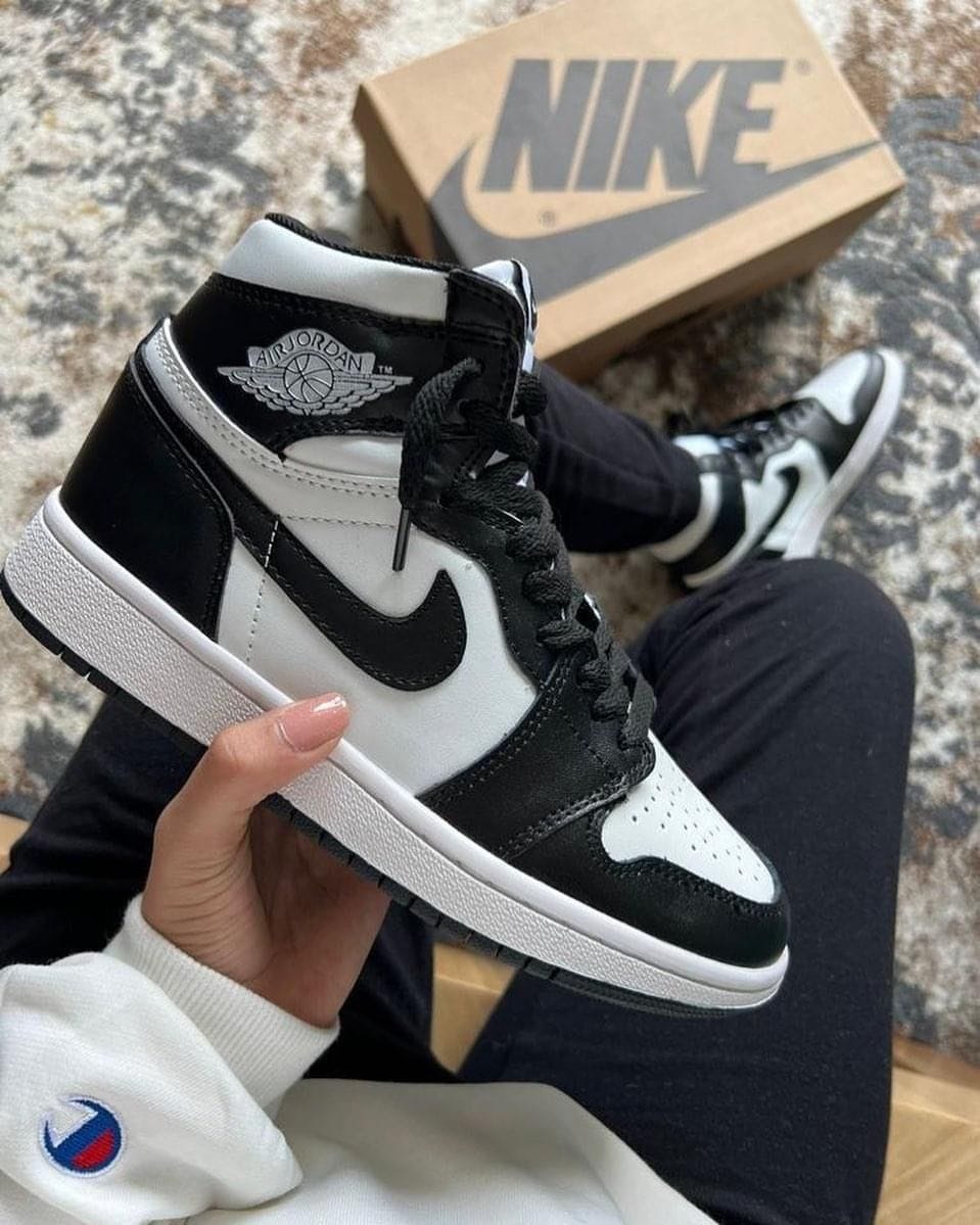 ADULT SNEAKERS