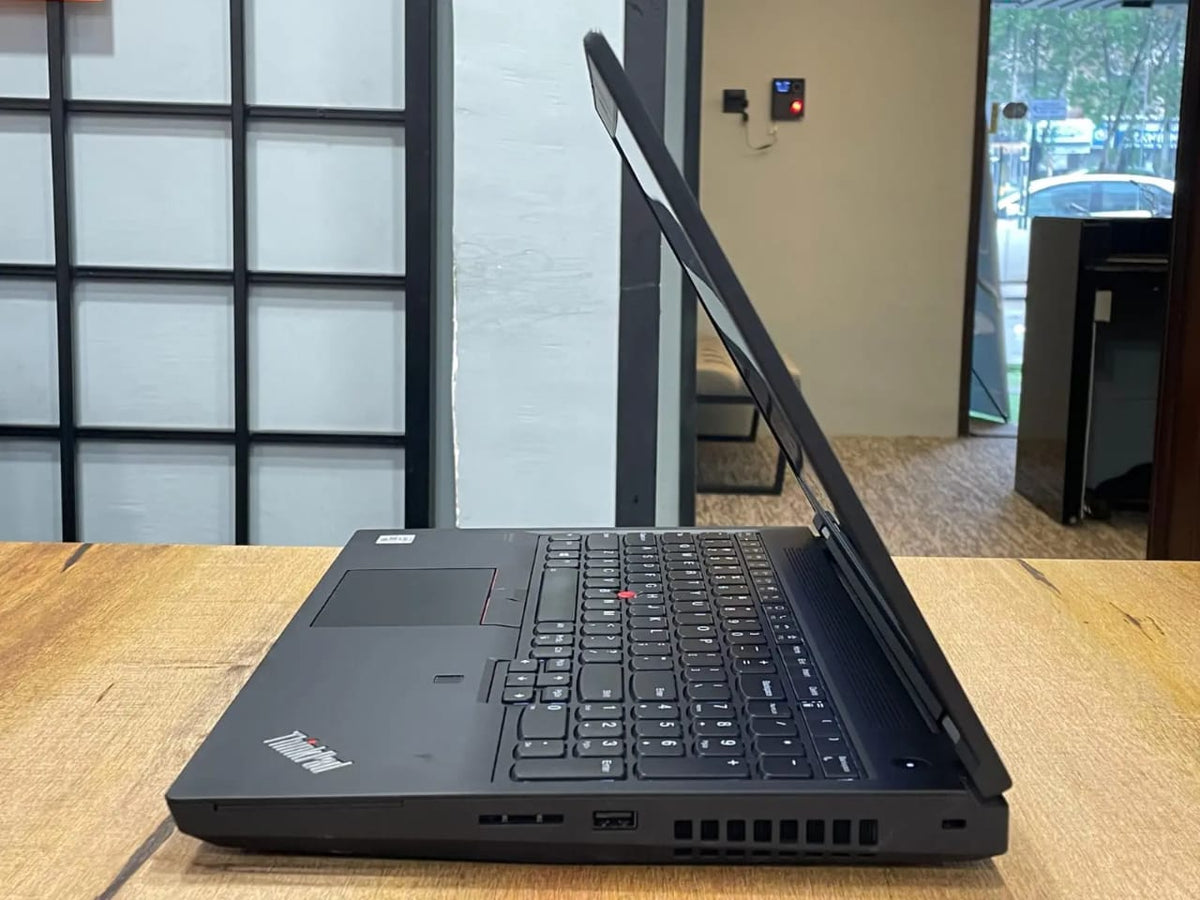 LENOVO THINKPAD P15 GEN 1 – CORE i7 10TH GEN