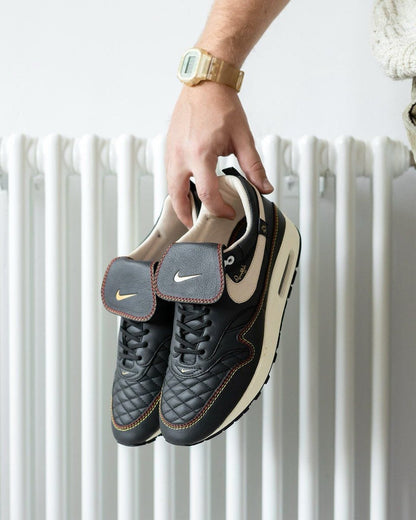 ADULT SNEAKERS