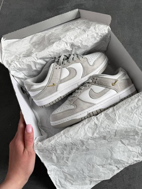 ADULT SNEAKERS
